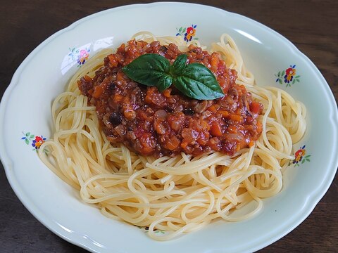 フレッシュトマトでミートソーススパゲッティ